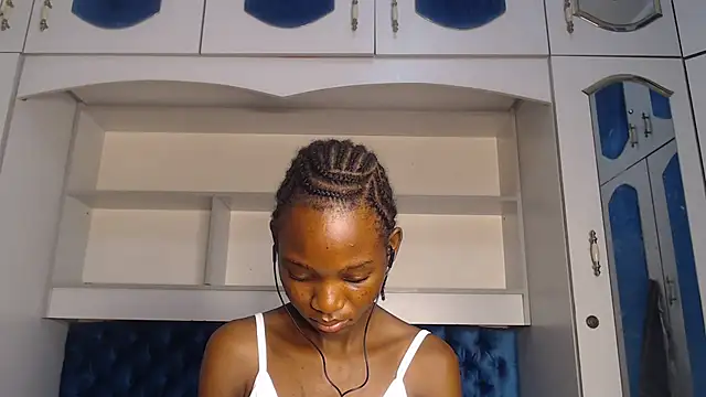 Snapshot of YoungDiva69 chatting on February 28, 3:48 pm YoungDiva69 online show from February 28, 3:48 pm