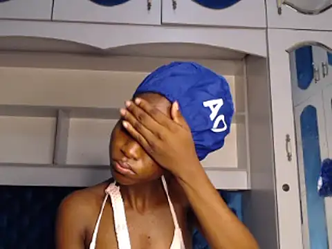 Snapshot of YoungDiva69 chatting on March 19, 12:15 am YoungDiva69 online show from March 19, 12:15 am