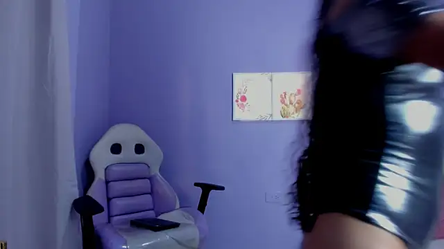 Snapshot of Rossi_Mariana chatting on February 19, 12:22 pm Rossi Mariana online show from February 19, 12:22 pm