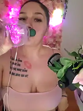 Snapshot of Jinyxx3 chatting on March 10, 11:42 am Jinyxx3 online show from March 10, 11:42 am