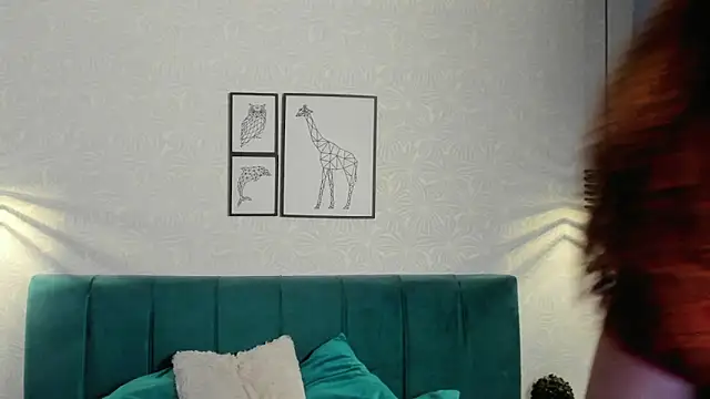 ninna curly online show from April 18, 5:22 am