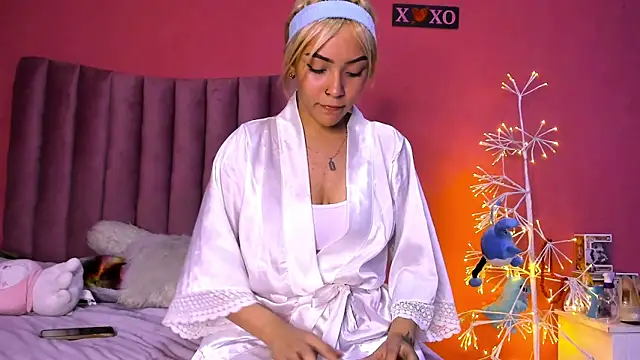 Snapshot of asami_kimi chatting on February 13, 4:32 am asami kimi online show from February 13, 4:32 am