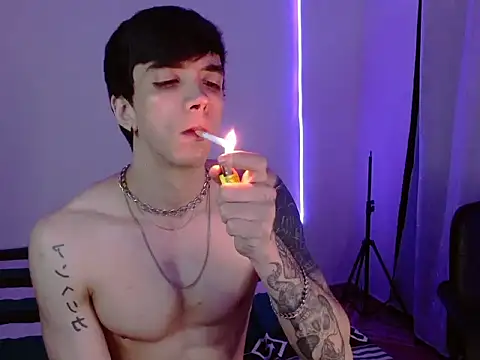 H3ll B0I online show from January 30, 8:32 am