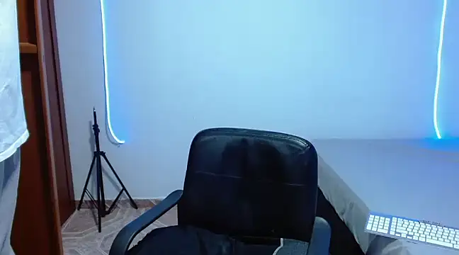 H3ll B0I online show from March 7, 6:46 am