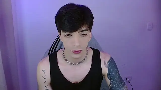 H3ll B0I online show from April 7, 10:53 pm