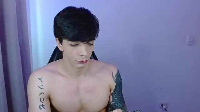 H3ll B0I online show from April 21, 11:38 am