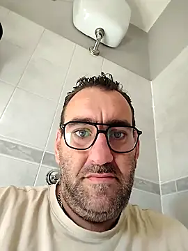 Snapshot of Hardasanut chatting on October 12, 10:25 am Hardasanut online show from October 12, 10:25 am