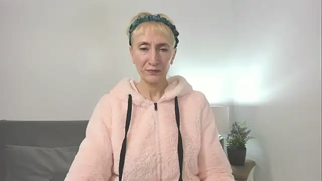 MargaretMilf69 online show from October 15, 3:12 pm