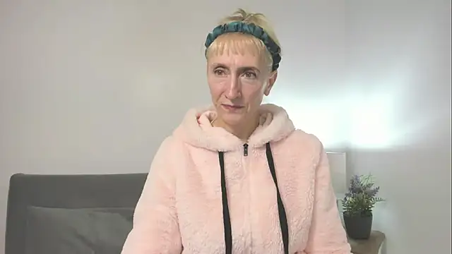 MargaretMilf69 online show from October 16, 3:13 pm