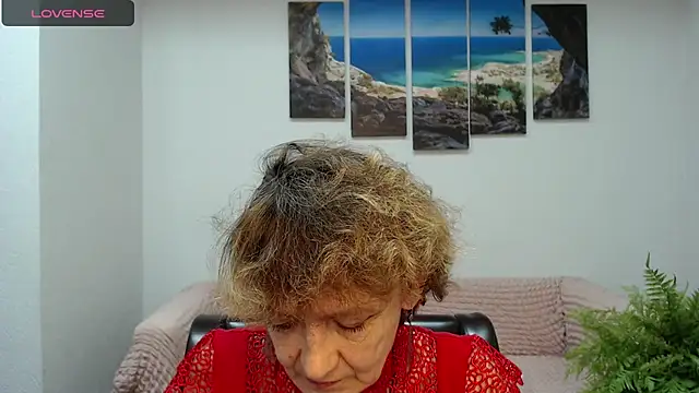 Snapshot of SexyGrandma_ chatting on February 7, 4:48 am SexyGrandma online show from February 7, 4:48 am