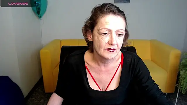 Snapshot of SexyGrandma_ chatting on March 5, 3:29 pm SexyGrandma online show from March 5, 3:29 pm