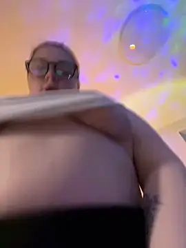 DearAlise online show from February 16, 7:27 pm