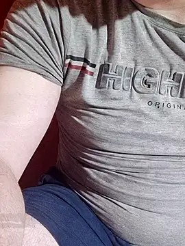 Milankure111 online show from March 4, 6:50 pm