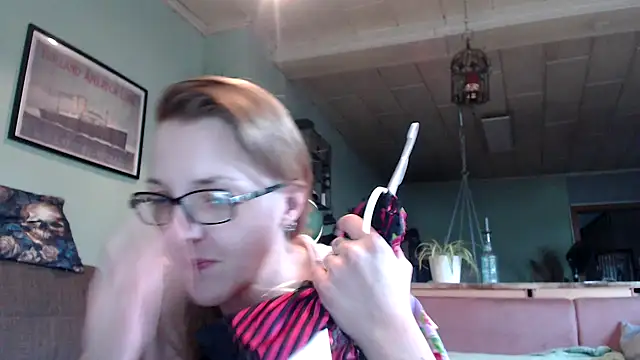 Snapshot of Astrid-Gilbert chatting on January 30, 8:22 am Astrid-Gilbert online show from January 30, 8:22 am