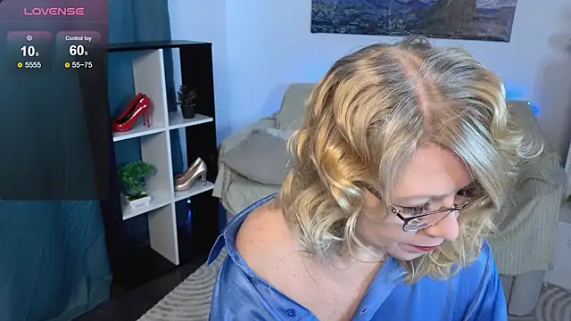 Snapshot of Milena_Whity chatting on February 26, 9:53 am Milena Whity online show from February 26, 9:53 am