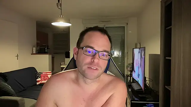 Funnyjul31 online show from February 4, 6:06 pm