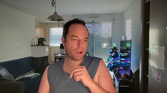 Funnyjul31 online show from December 21, 3:30 pm