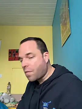 Funnyjul31 online show from January 11, 3:39 pm