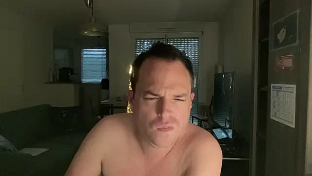 Funnyjul31 online show from April 13, 3:39 pm