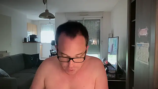 Snapshot of Funnyjul31 chatting on April 29, 4:44 pm Funnyjul31 online show from April 29, 4:44 pm