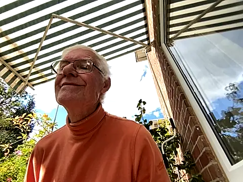 Snapshot of bigears chatting on September 23, 12:52 pm bigears online show from September 23, 12:52 pm