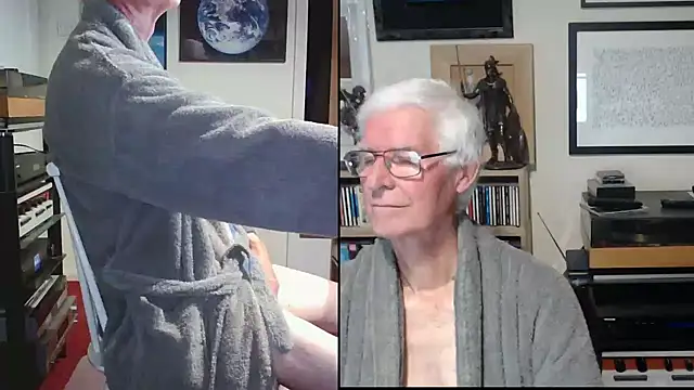 Snapshot of bigears chatting on October 16, 7:15 pm bigears online show from October 16, 7:15 pm