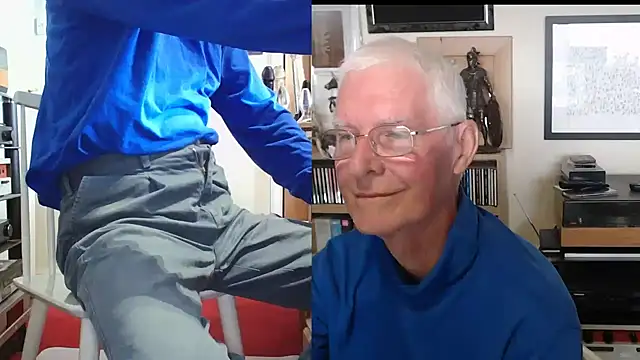 Snapshot of bigears chatting on November 6, 1:56 pm bigears online show from November 6, 1:56 pm