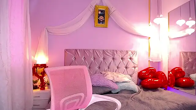 Snapshot of LeilaRasi chatting on February 20, 11:53 am LeilaRasi online show from February 20, 11:53 am