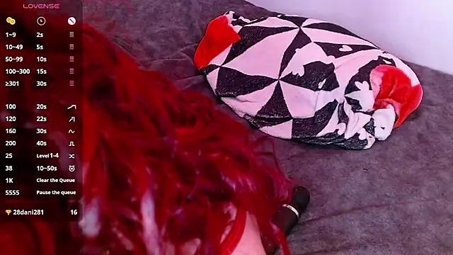 Snapshot of Luna-Naughty chatting on February 24, 3:23 am Luna-Naughty online show from February 24, 3:23 am