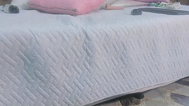 violet gray  online show from February 25, 5:30 am