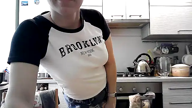 Misssweet s online show from February 5, 6:35 am