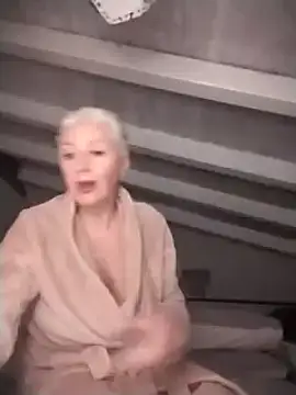 divinaerotica online show from March 17, 6:00 pm