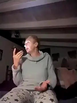 Snapshot of divinaerotica chatting on November 10, 5:56 pm divinaerotica online show from November 10, 5:56 pm