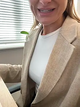 Snapshot of Phoebe_Lily chatting on October 28, 2:42 pm Phoebe Lily online show from October 28, 2:42 pm