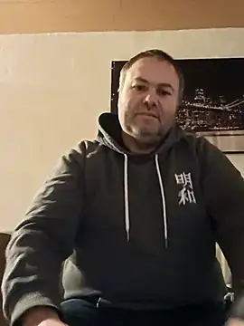 Snapshot of Pourleplasirs chatting on February 21, 11:32 pm Pourleplasirs online show from February 21, 11:32 pm