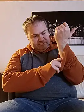 Snapshot of Pourleplasirs chatting on March 9, 10:30 pm Pourleplasirs online show from March 9, 10:30 pm