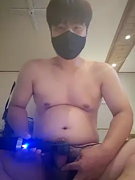 Snapshot of Tyyyggjju chatting on October 19, 10:32 pm Tyyyggjju online show from October 19, 10:32 pm