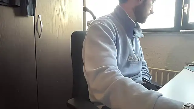 bullyboyy online show from February 3, 8:57 am