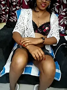 Snapshot of Cute_Jiyaa chatting on February 15, 7:50 pm Cute Jiyaa online show from February 15, 7:50 pm