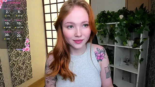 Snapshot of Maya_Light chatting on February 15, 7:49 am Maya Light online show from February 15, 7:49 am