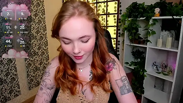 Snapshot of Maya_Light chatting on February 28, 8:31 am Maya Light online show from February 28, 8:31 am