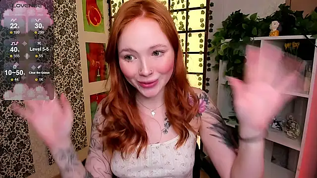 Snapshot of Maya_Light chatting on March 13, 1:43 am Maya Light online show from March 13, 1:43 am