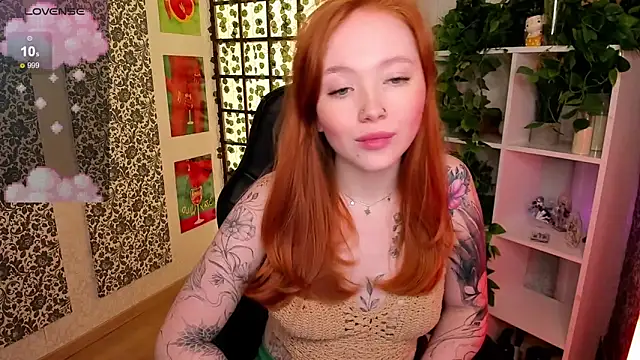 Snapshot of Maya_Light chatting on March 19, 4:47 am Maya Light online show from March 19, 4:47 am