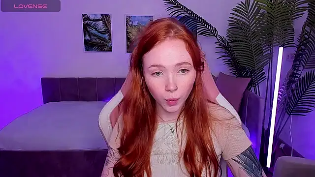 Snapshot of Maya_Light chatting on September 16, 8:48 am Maya Light online show from September 16, 8:48 am