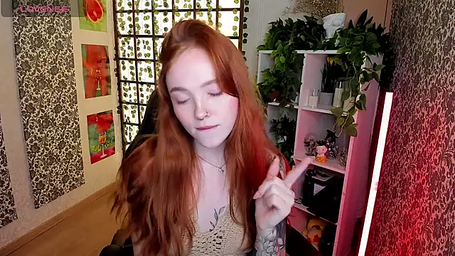 Snapshot of Maya_Light chatting on September 19, 1:51 am Maya Light online show from September 19, 1:51 am