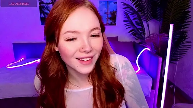 Snapshot of Maya_Light chatting on October 22, 1:39 am Maya Light online show from October 22, 1:39 am