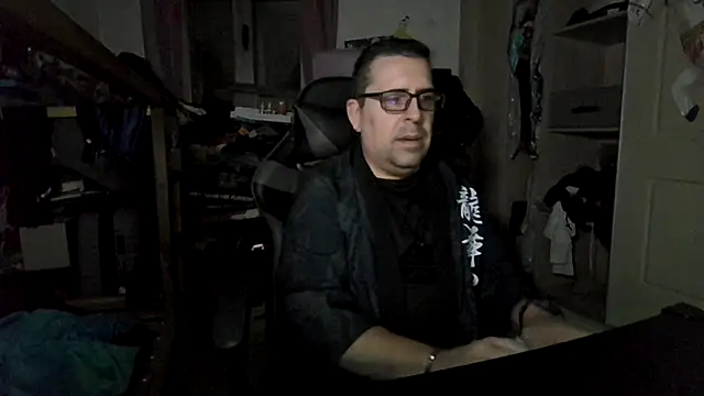 Snapshot of Usame_como_quieras chatting on December 1, 3:55 am Usame como quieras online show from December 1, 3:55 am