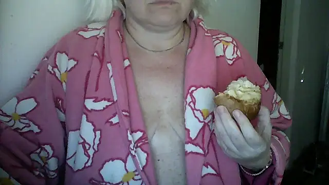 Snapshot of Mayya4321 chatting on November 7, 1:22 pm Mayya4321 online show from November 7, 1:22 pm