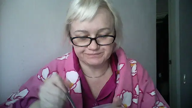 Snapshot of Mayya4321 chatting on November 9, 8:56 am Mayya4321 online show from November 9, 8:56 am