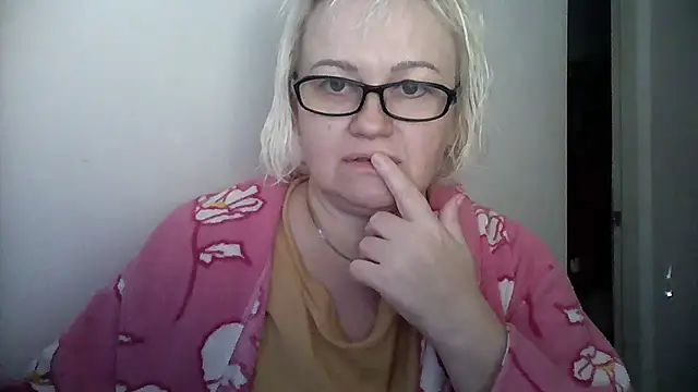 Snapshot of Mayya4321 chatting on November 11, 6:13 am Mayya4321 online show from November 11, 6:13 am